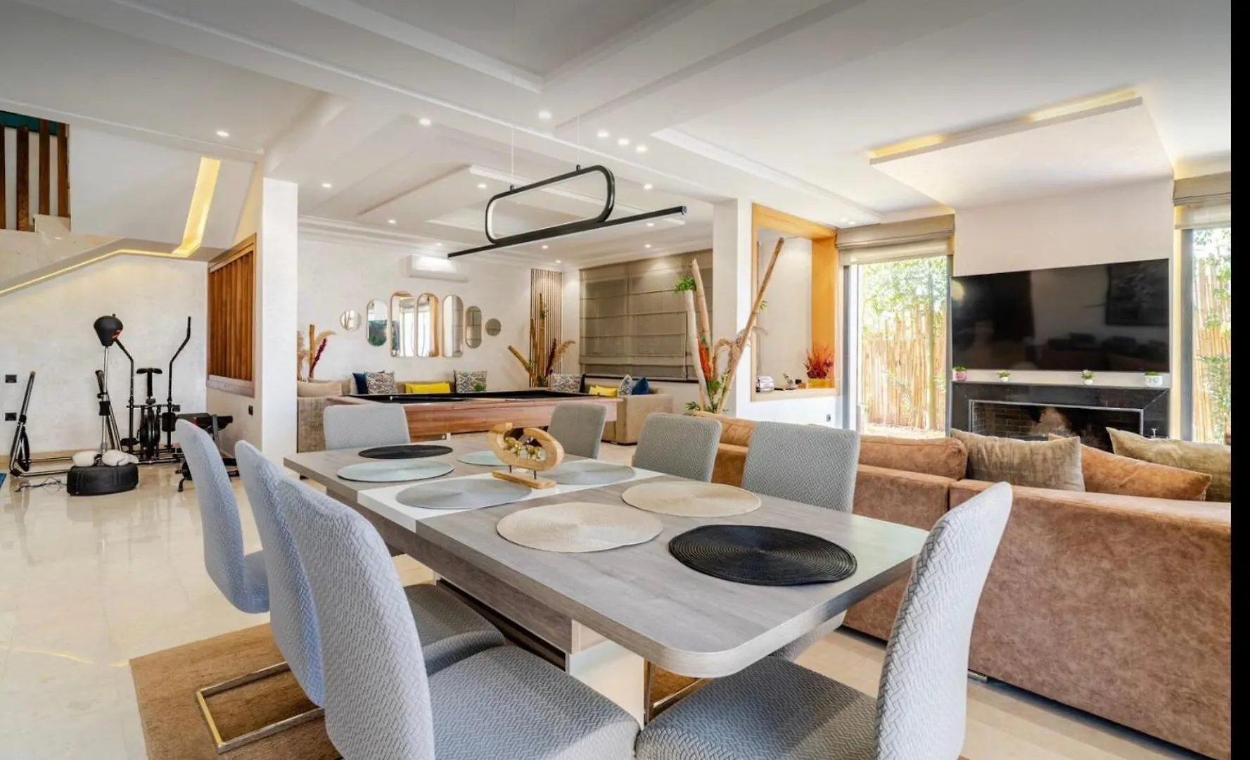 Exotic Vip Villa Family Only -Service Chambre,Billard,Ping-Pong,Piscine Privee Chauffee Sur Demande Marrakesh 0*,  Morocco