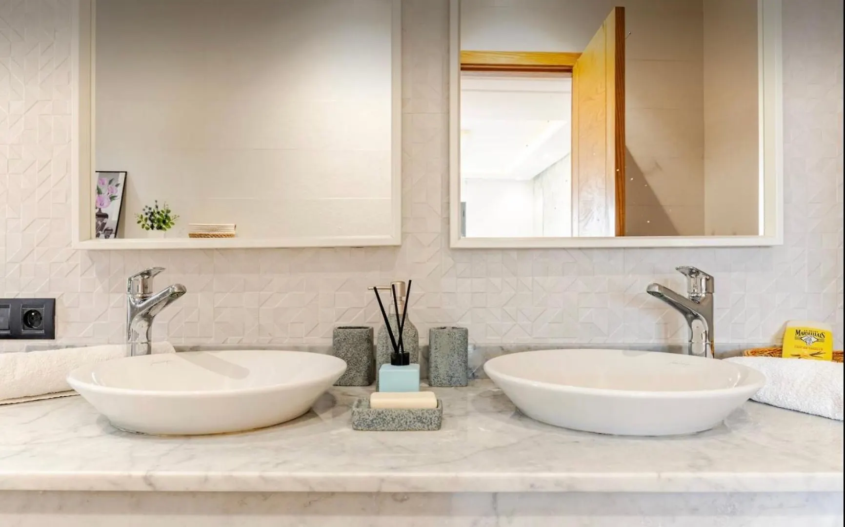 Exotic Vip Villa Family Only -Housekeeper ,Billard,Ping-Pong,Piscine Privee Marrakesh